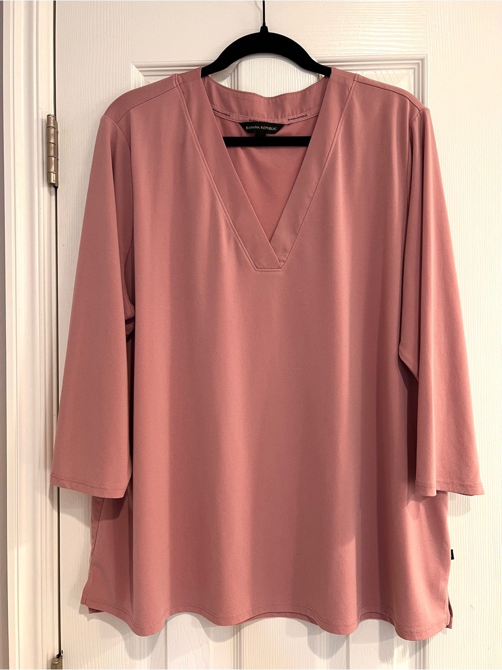 Banana Republic Dusty Rose V-Neck Blouse Tunic Top Satin Trim Flowy XXL Career